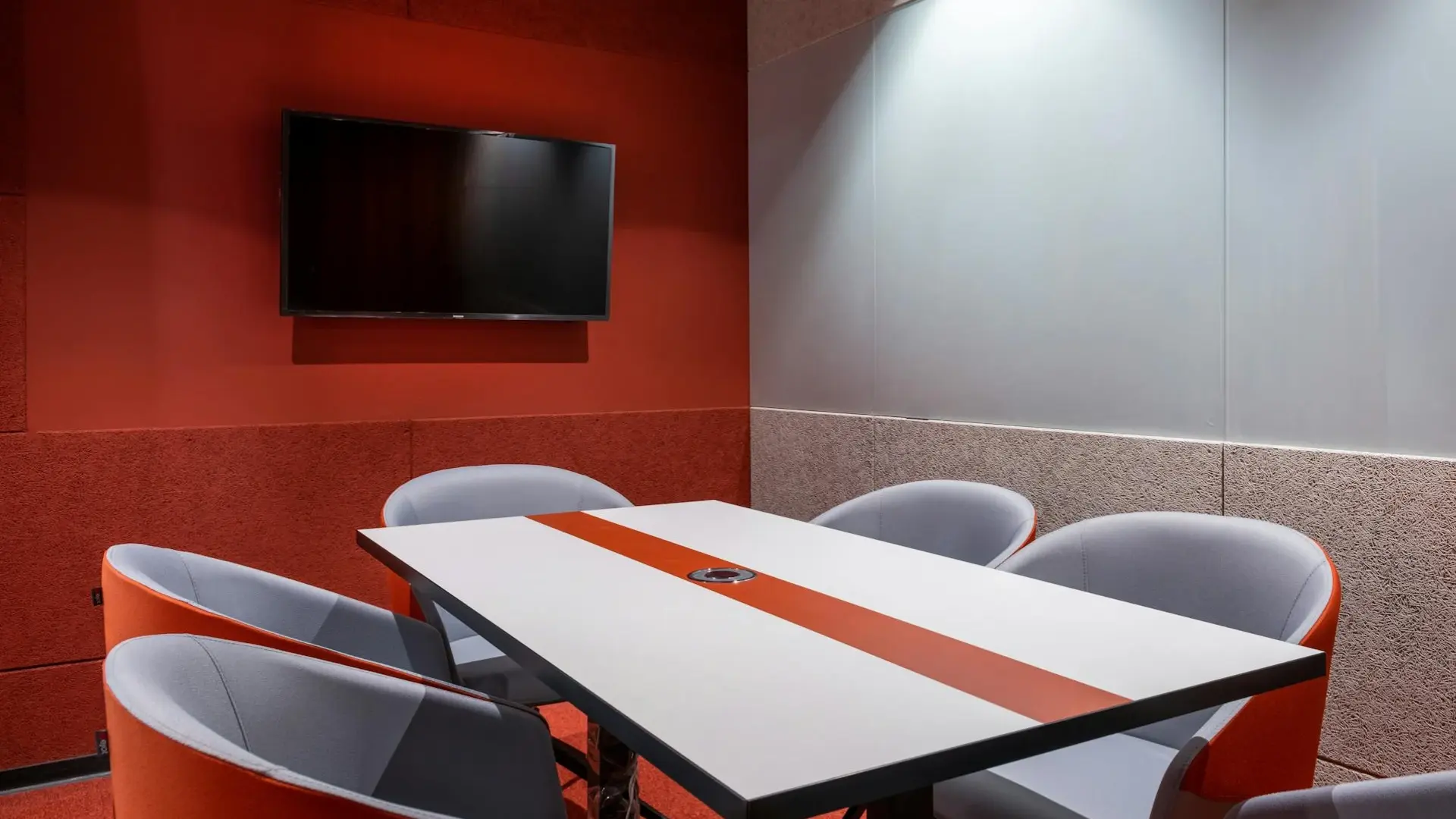 How avatars and presence indicators create stronger bonds in digital workspaces